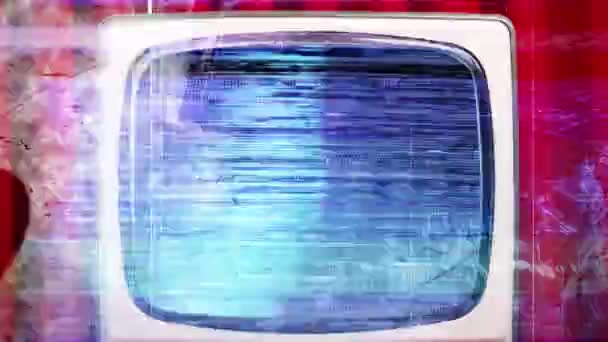 Retro tv med statisk mot sammet gardin — Stockvideo