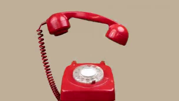 빨간 전통 회전 전화기 정지 동작 — 비디오