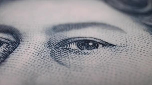 Animación de los ojos de las Reinas en un billete de cinco libras — Vídeo de stock