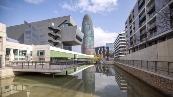 バルセロナのデザイン博物館とスカイラインのタイムラプス — ストック動画