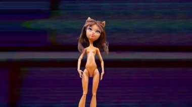 Plastik bebek istatistiklere karşı hareket ediyor