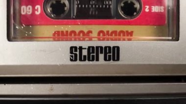 Retro ghettoblaster stereo sözcüğe yakınlaşıyor