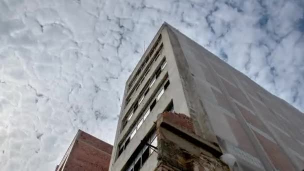 Time-lapse footage of abandoned building, El Poblenou, Barcelona, Spain — Stock Video