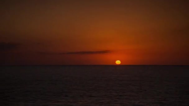 Loopbare video van zonsondergang boven de Middellandse Zee — Stockvideo