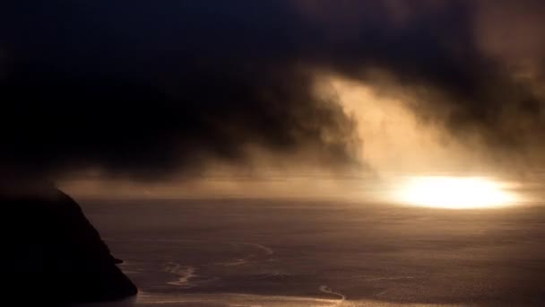 Loopbare video van stormachtige lucht in Noorwegen — Stockvideo
