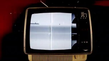 Retro televizyon ekranda parazit var.