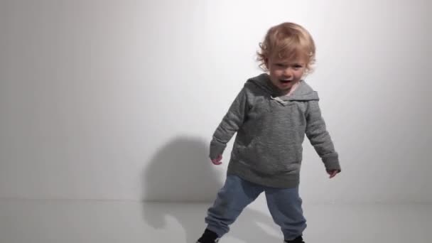 Baby girl dancing around — Stock Video