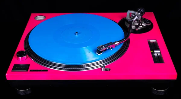 Pink DJ turntable player with with blue vinyl — Stockfoto