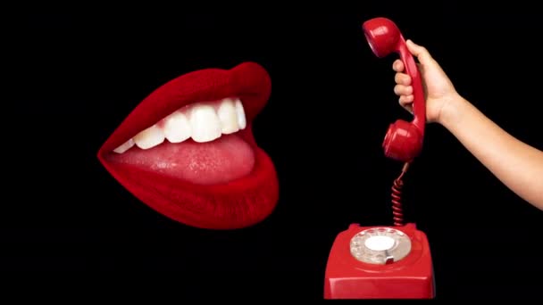 Lippen praten op retro rode telefoon — Stockvideo