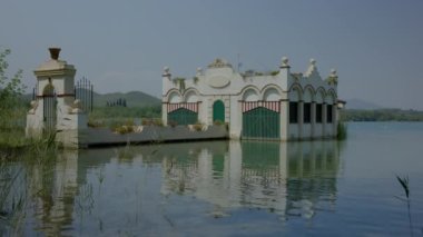 Katalonya 'daki Banyoles Gölü, İspanya