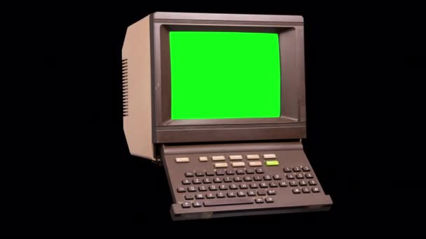 Ordenador vintage con pantalla verde — Vídeo de stock