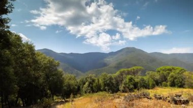 Güzel dağ manzarasının zamanlaması