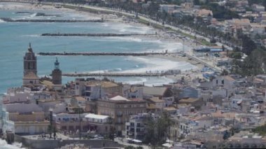 İspanya 'nın Barcelona yakınlarındaki kıyı şeridi siteleri gösteriyor