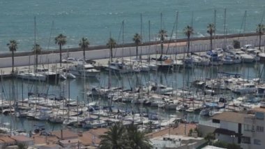 Barselona, İspanya yakınlarındaki sitelerin limanı