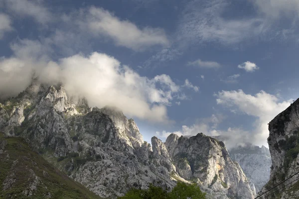 Montanhas nos picos de europa, Espanha — Fotografia de Stock