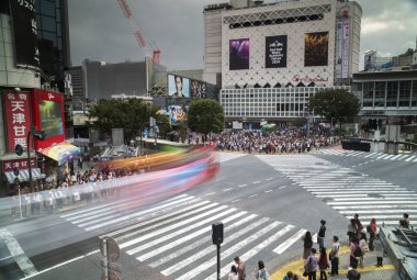 tokyo geçitte ünlü scramble