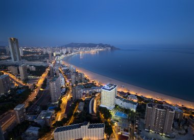 Sahil ve benidorm yüksek doğmak skyline
