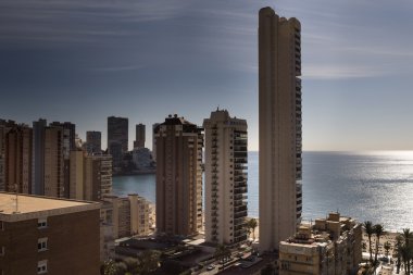Sahil ve benidorm yüksek doğmak skyline