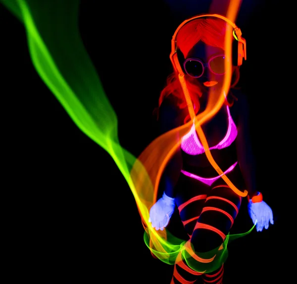 Sexig neon UV-glow dansare — Stockfoto