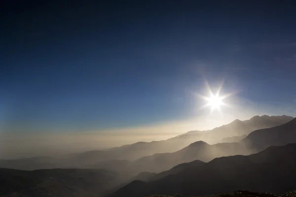 Atlas montagnes au coucher du soleil — Photo