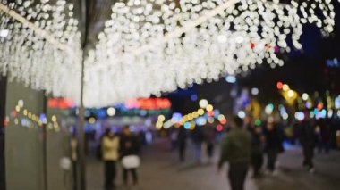 Barselona 'nın şehir merkezinde bulanık bir Noel Işığı manzarası