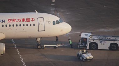 Makao Havaalanı 'ndaki uçağın ayrıntıları yüksek bir noktadan.