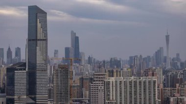 Guangzhou 'nun muhteşem gökdelen gökdeleninin zaman ayarlı görüntüsü, çok yüksek bir bakış açısından Çin