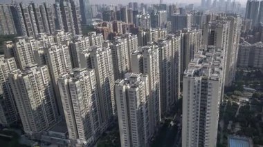 Guangzhou 'nun ufuk çizgisinin çok yüksek bir noktadan konut bloklarıyla zaman ayarlı görüntüsü