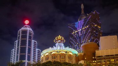 İnanılmaz Makao gökyüzünün zamanı gecenin yüksek bir noktasından yükseliyor.