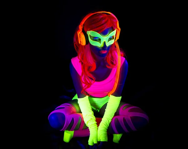 Sexig neon UV-glow dansare — Stockfoto