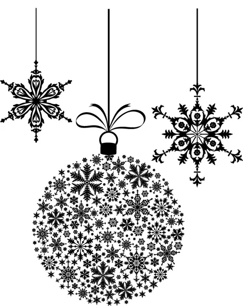 Julgranskulor hängande från ett träd. — Stockfoto