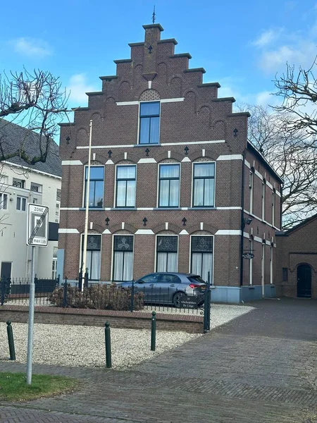 Görkemli ortaçağ mimarisinin manzaralı manzarası Hollanda afscheidshuis de linge 'ı kasıp kavurdu.