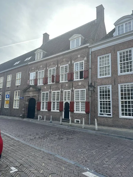 1602 yılında inşa edilen utrecht nicolaaskerkhof utrecht binasının tarihi merkezine bakınız