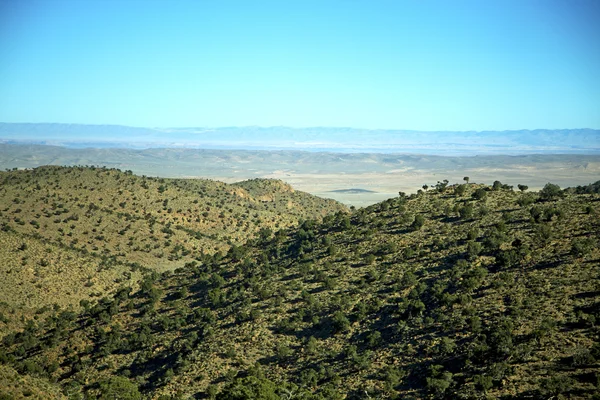 Vale em áfrica morocco o atlas seca montanha terreno — Fotografia de Stock