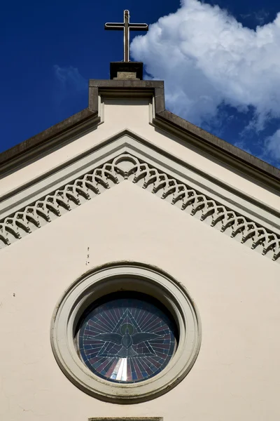 Abbiate křížový kostel varese Itálie den staré růže okno — Stock fotografie
