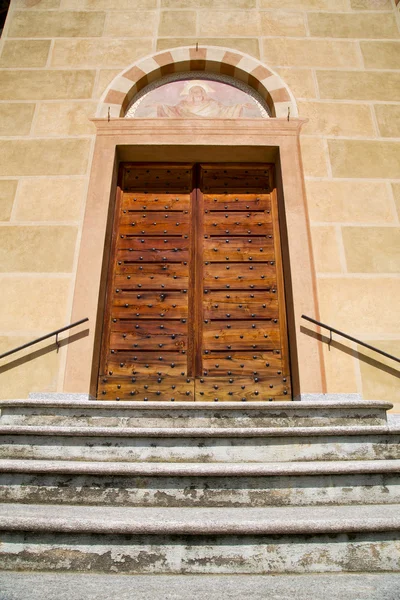 Tradate italy chiesa porta d'ingresso un mosaico — Foto Stock