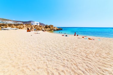 ada mavi gökyüzü Beach'de Rock