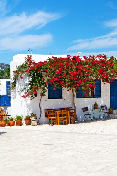 En la isla de Grecia casa vieja color blanco —  Fotos de Stock