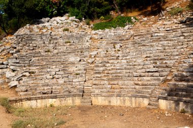 eski yıkık sütun ve Asya