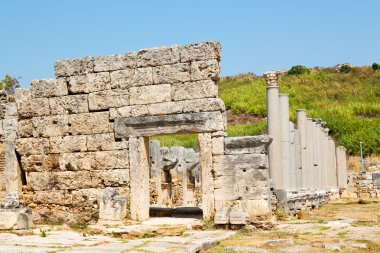  Eski sütun tapınak 