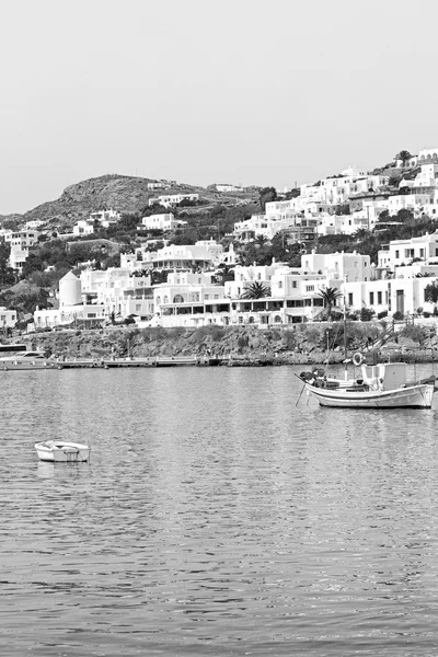 Velha história em ciclades ilha porto e barco santorini naksos — Fotografia de Stock