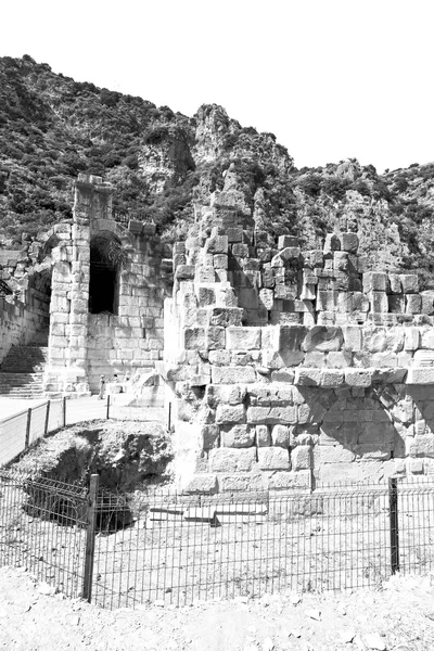 ネクロポリスと先住民の墓の石の考古学劇場私 — ストック写真