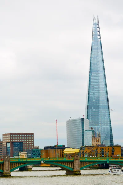 Edificio de rascacielos Thames River London —  Fotos de Stock