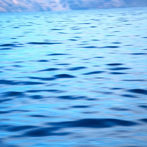 No mar mediterrâneo de ciclades grécia europa a cor e — Fotografia de Stock