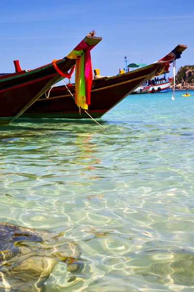 Azië in de kho tao baai eiland rots boot thailand — Stockfoto