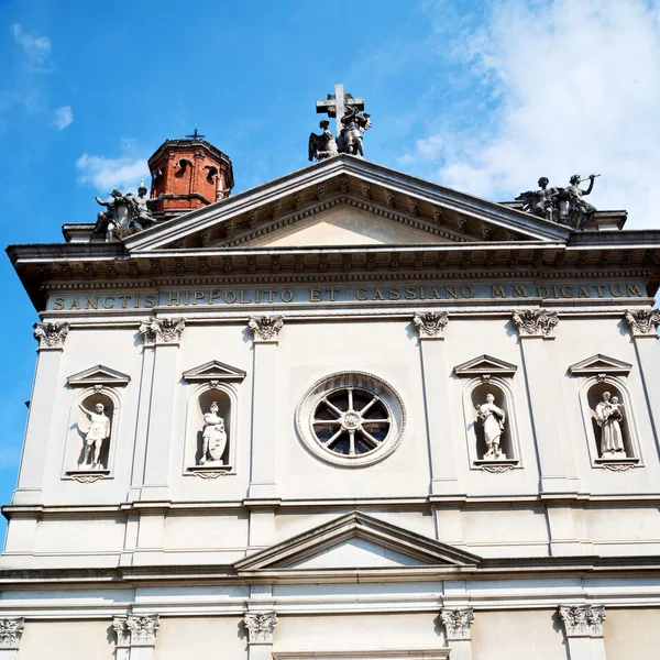 Monument old architecture in italy europe milan religion       a — Stock Photo, Image