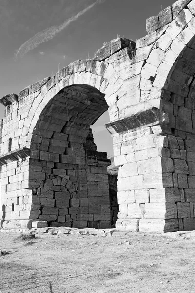 Staré stavební sloupec a pamukkal historie římského chrámu — Stock fotografie