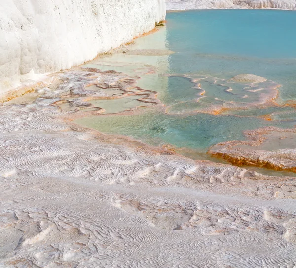 Banho de cálcio e travertino único resumo em peru pamukkale — Fotografia de Stock