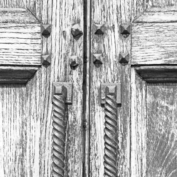 Europe old in   antique close rusty lock  closeup — Stock Photo, Image
