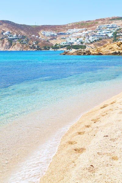 Mare roccioso e spiaggia in Europa Grecia l'isola di mykonos blu — Foto Stock